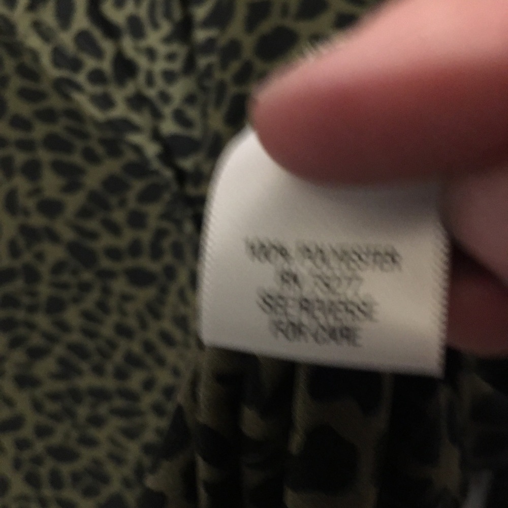 Green & black leopard print tan sleeves blouse. LH - Picture 3 of 4